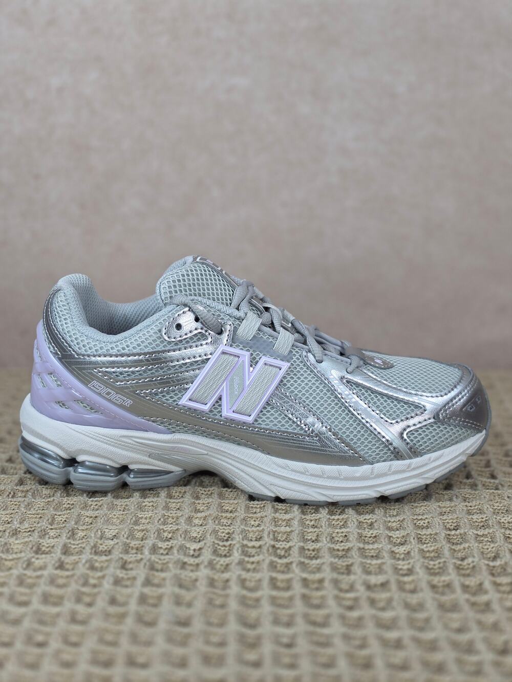 New Balance 1906 GC1906CX Youth 7 / Women’s 8.5 Grey Purple – Brand New